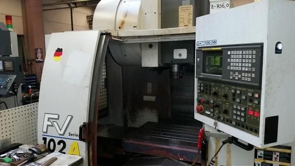 Vertikal CNC Fräszentrum SUPERMAX YCM FV 102 A 2002