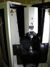 CNC Vertical Machining Center MAHO HSC 20 2009-Photo 2