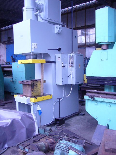 C Frame Hydraulic Press VEB Wema Zeulenroda PYE 100s1 1981