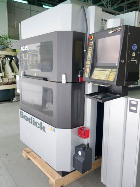 Sinker Electrical Discharge Machine SODICK AQ35L 2006