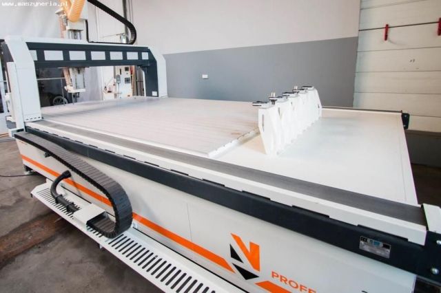 Centro de mecanizado vertical CNC INFOTEC 3121 PRO 2016