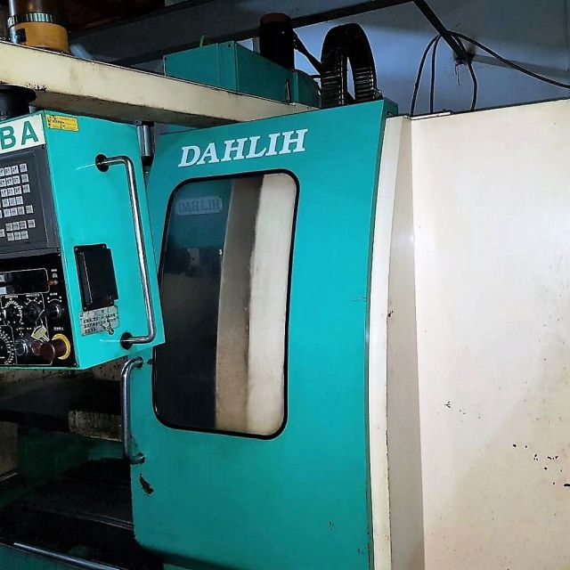 Centro di lavoro verticale CNC 0821 DAHLIH TAIWAN DL-MCV-1020 BA 2001