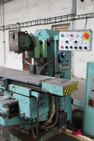 Fresatrice universale TOS FGU 32 1986