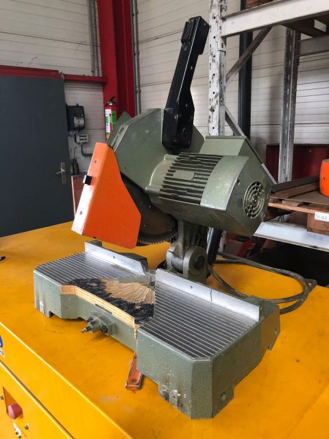 Körkörös hideg fűrész DeWalt AT77 1991