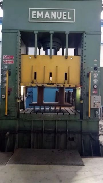 Prensa hidráulica tipo H Emanuel Dea 400/2000 1982