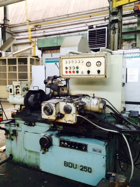 Internal Grinding Machine TOS BDU 250/600 1971