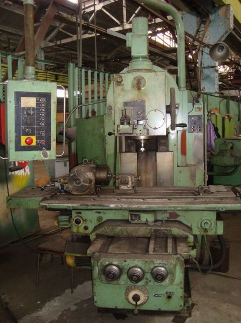 Vertical Milling Machine СтанкоГомель FSS-400e 1976