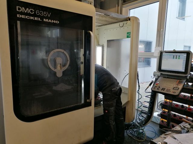 Centro de mecanizado vertical CNC DMG MORI DMC 635 V 2014