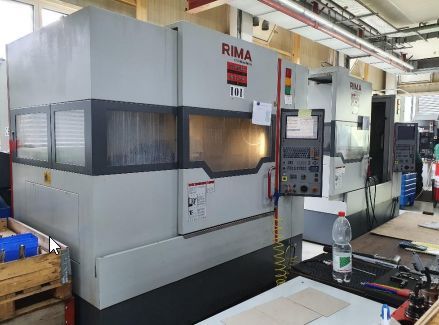 CNC vertikal fleroperationsmaskin QUASER MV184P 2011