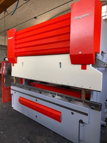 Presse plieuse hydraulique BEYELER PR6 2003