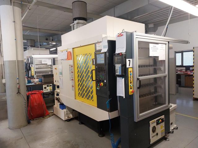 CNC Vertical Machining Center Fanuc Robodrill D21 2018