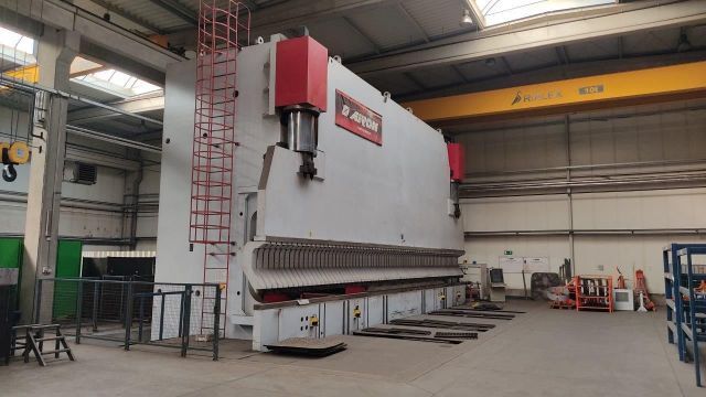 CNC kantbank YAWEI PBB15 2012