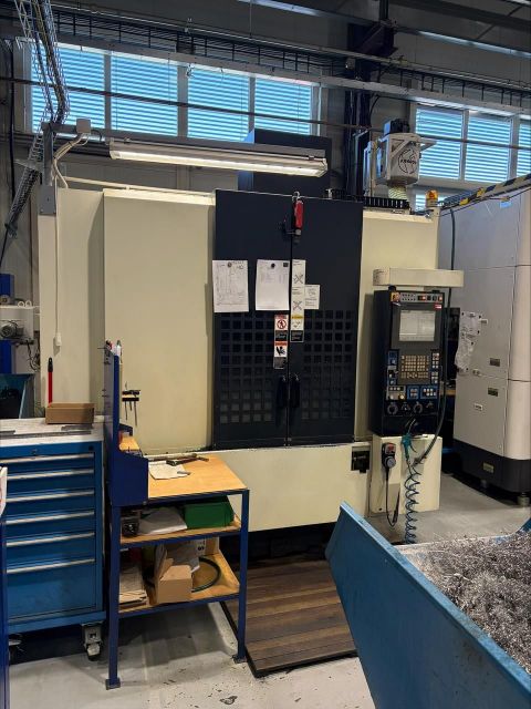 Vertikal CNC Fräszentrum MAKINO S56 2009