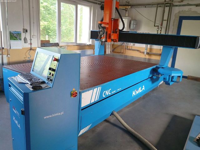CNC 밀링 머신 KIMLA BPF 2131 2014