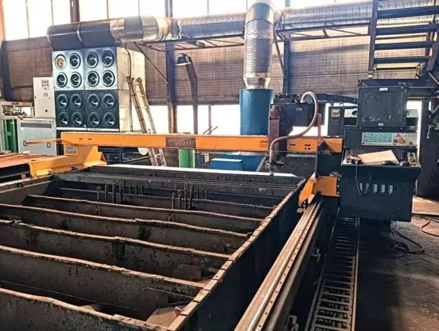 Macchina di taglio plasma 2 D AJAN SHP 260 2015