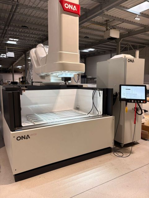 Máquina de descarga elétrica chumbada ONA IRIS6 2025